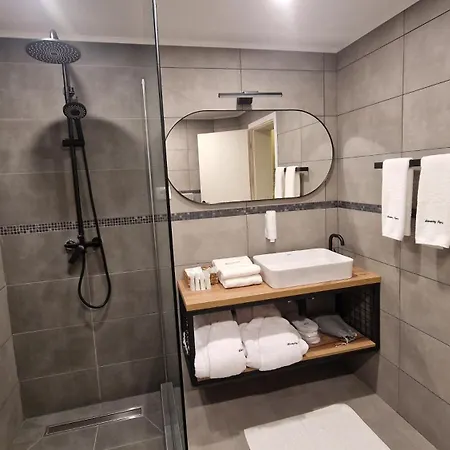 Campismo de Luxo Glamping Tara Rastiste